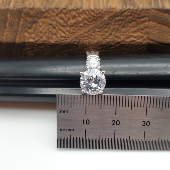 Size 8 925 Sterling Silver Stunning Triple Cubic Zirconia Ring - Picture 8 of 9